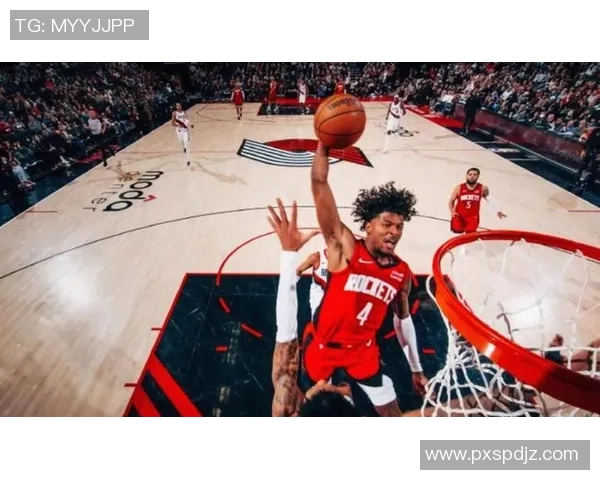 太阳赛场球员细节动作引发关注 球迷热议赛场微妙互动与心理战